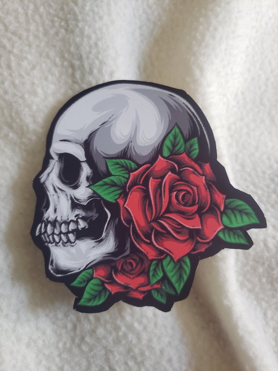 etsy.com/listing/138088…
#skullflower #skullrose #gothic #punk #vinyldecal #skateboarddecal #waterbottledecal #etsygifts #buy1get1free #holographic #cardecal #laptopdecal #helmetdecal
