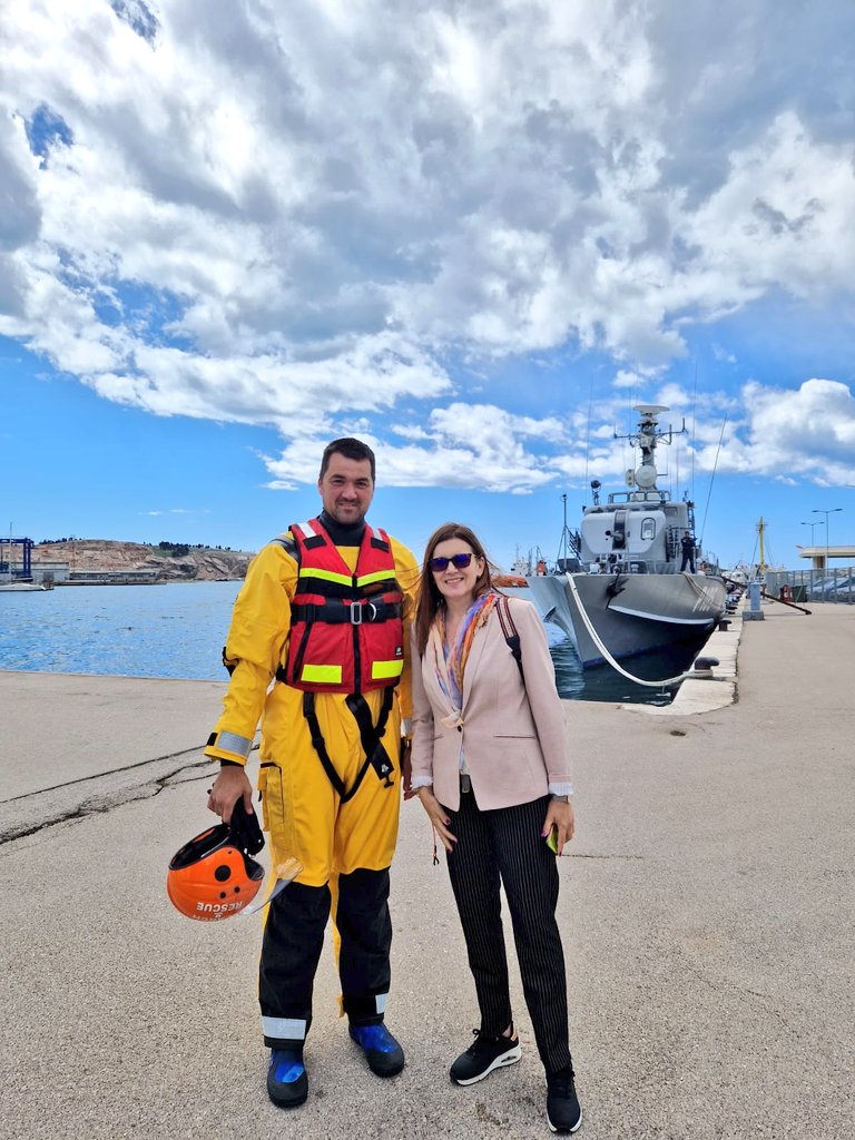 EUAmbME's tweet photo. Today we donated equipment 🛟 of €1️⃣ million to @msdmontenegro, for better protection of 🌊 from environmental accidents, more efficient rescue actions &amp; better safety at sea.⚓️🤿🚤
🇲🇪 must now develop better security at 🌊. 
Prevention = basis of protection.🚨
@minkicg
#EUzaCG https://t.co/Rxk59W1R8m