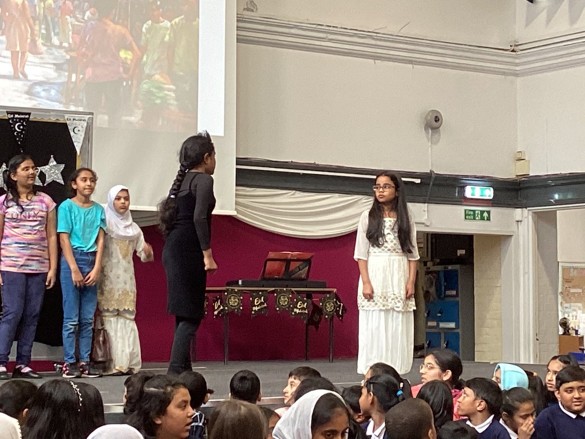 Year 3 and Year 5 did an amazing Eid performance for our parents this afternoon @AbbeyMead_TMET. Looking forward to sharing this with more parents this evening. #onecommunity ☪️