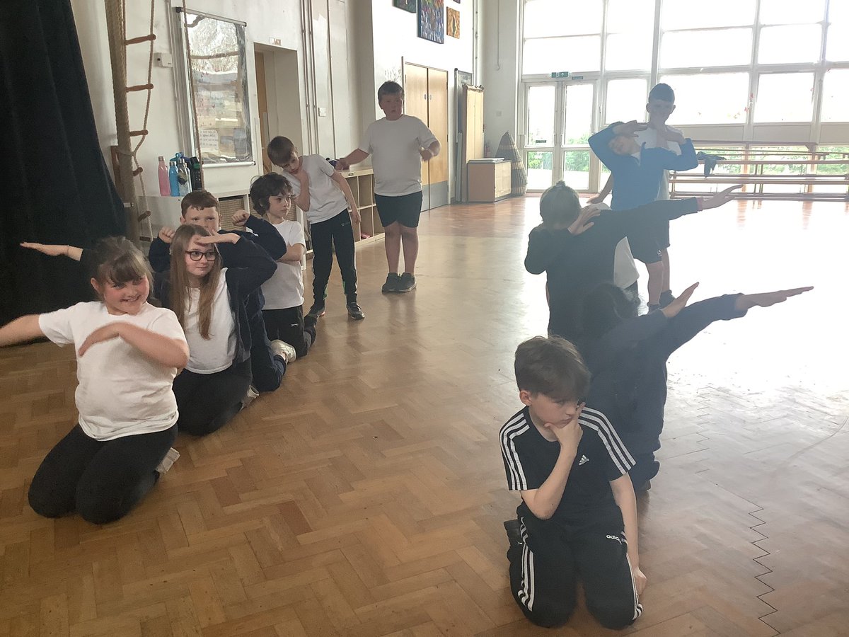 IPMATTowngate's tweet photo. In PE this week, Year 4 started their dance sessions. We learnt about musicality and the magic number 8, we started with a warm up, stretched our muscles, learnt and practised some corner work and started our dance routine #PETPA #Year4TPA https://t.co/jKGhMmKGeD