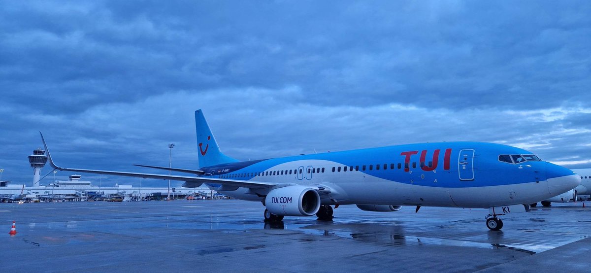 AircraftBy's tweet photo. I received a positive feedback by a customer in Bulgaria with my drawings of @TUIDeutschland Boeing 737-800 at @MUC_Airport 
I am very happy &amp; excited. 💙🇩🇪✈️
Real photos taken by Ventsislav T.
#drawings #happycustomer #MunichAirport #customdrawings #TUIfly #TUIDeutchland #Boeing https://t.co/aNmypN7YtW