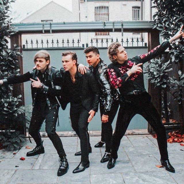 YOUR BIG THREE AS
♬♩♪♩ 𝟓𝐒𝐎𝐒 𝐋𝐘𝐑𝐈𝐂𝐒 ♩♪♩♬