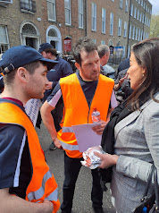 CarrollJennifer's tweet photo. I was delighted to join @MacranaFeirme outside Government buildings this afternoon after a 79km walk from Athy to Dublin City Centre. Happy to support them, and looking forward to hearing the outcome of their meeting with Taoiseach @LeoVaradkar later on today.
#stepsforourfuture https://t.co/vDe49a78HI