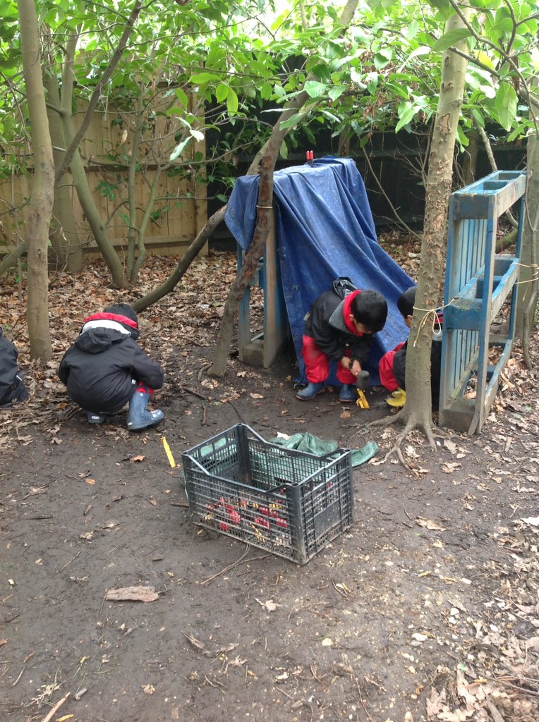 BGS_LowerSch's tweet photo. Den building and sunflower seed planting, another very productive day in the forest.
#BGS_Nursery
#BGS_OutdoorLearning
#BGS_TeamWork https://t.co/YXxRXtjFuU
