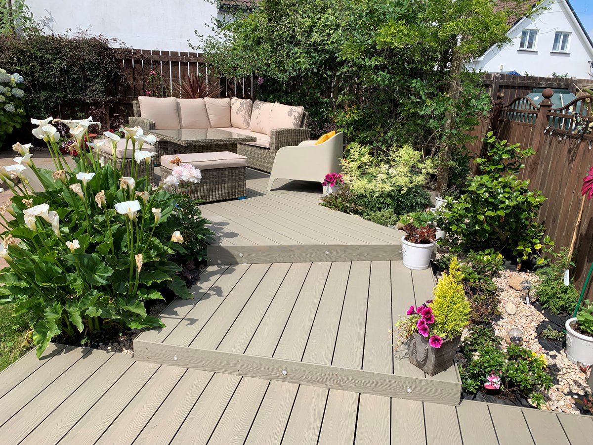 RidgewayOnline's tweet image. We are all stocked up on the amazing Dura Deck Flip Resist, his innovative decking solution is perfect for those looking for a slip-resistant, low-maintenance option for their outdoor space. 

ridgewayathome.com/catalogue/deck…

#RidgewayatHome #DuraDeck #DeckingSolutions #outdoorliving