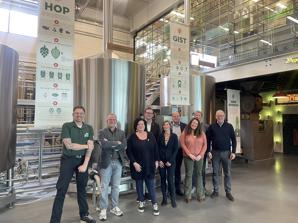 Vandaag samen met <a href="/TZeitsen/">Tjerk Zeitsen</a> werkbezoek gehad bij <a href="/Grolsch/">Grolsch</a> en gesproken met oa <a href="/NL_FWS/">FWS</a> en <a href="/CocaCola_NL/">Coca-Cola Nederland</a> over verduurzaming op gebied van bv verpakkingen, glas, recyclen en transport. En rondleiding gehad door de brouwerij natuurlijk. 🍻