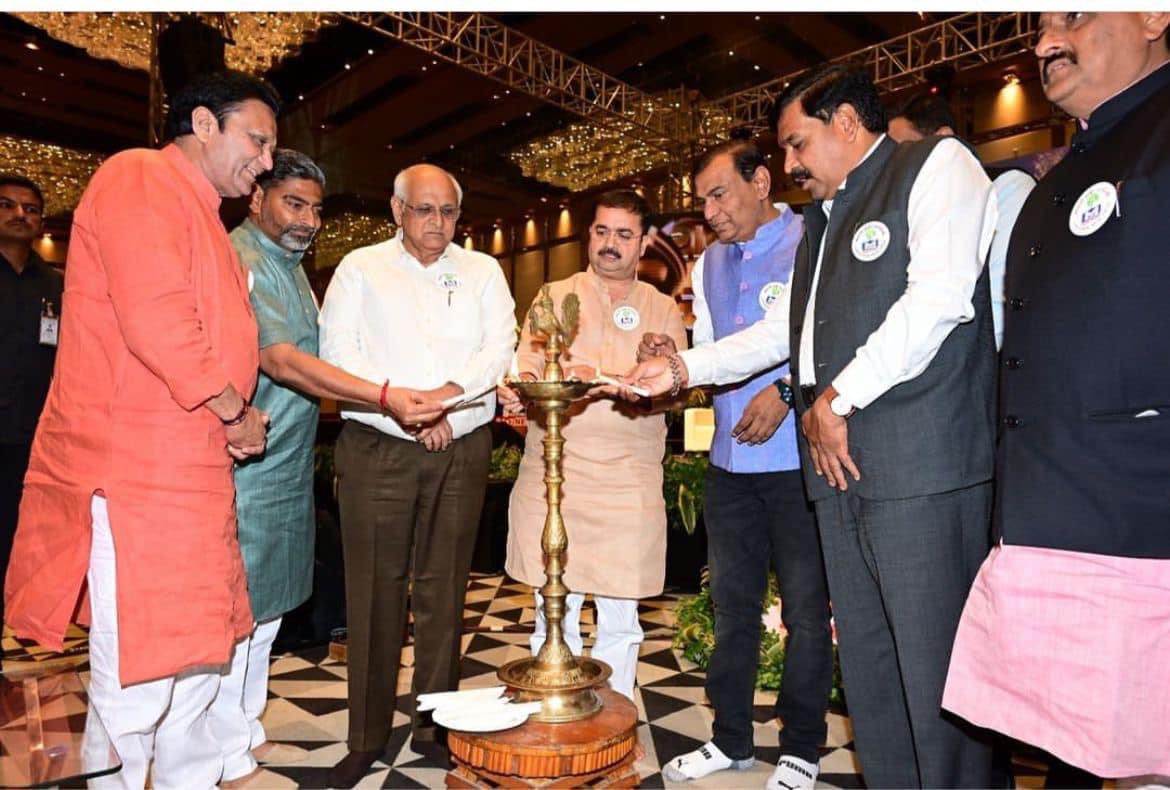 alpeshchawdabjp's tweet photo. મંતવ્ય ન્યુઝ ગુજરાત ગૌરવ એવોર્ડ્સ 2023..!
#mantavya #gujarattnugauvar2023 #alpeshchavdaboss #politics #publicfigure #publicservice #ahmedabad https://t.co/QliGnrLwDB