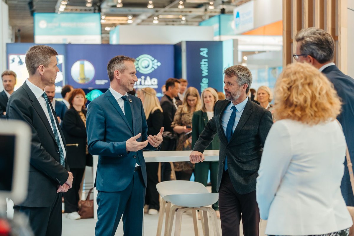 Tak til H.K.H Kronprins Frederik for besøget på #WindEurope2023 i dag! Vigtigt med et kongehus, der støtter op den grønne danske industri. Det har stor betydning for erhvervslivet #dkgreen