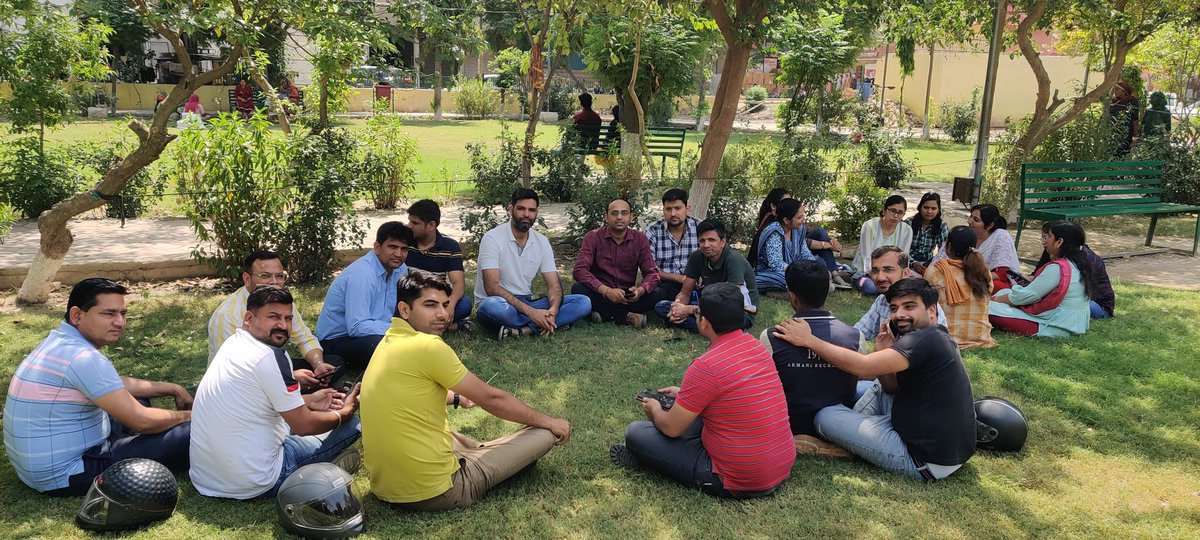 जब रोशनी की आस ना हो लम्बे अरसे के बाद, तब सब अंधकार सा लगता है। पर हम इस अंधकार से लड़ने को एकजुट हो एक नया सूरज उगाएंगे।
मांगे :- वेतन विसंगति दूर करे
#IADemands3600GP