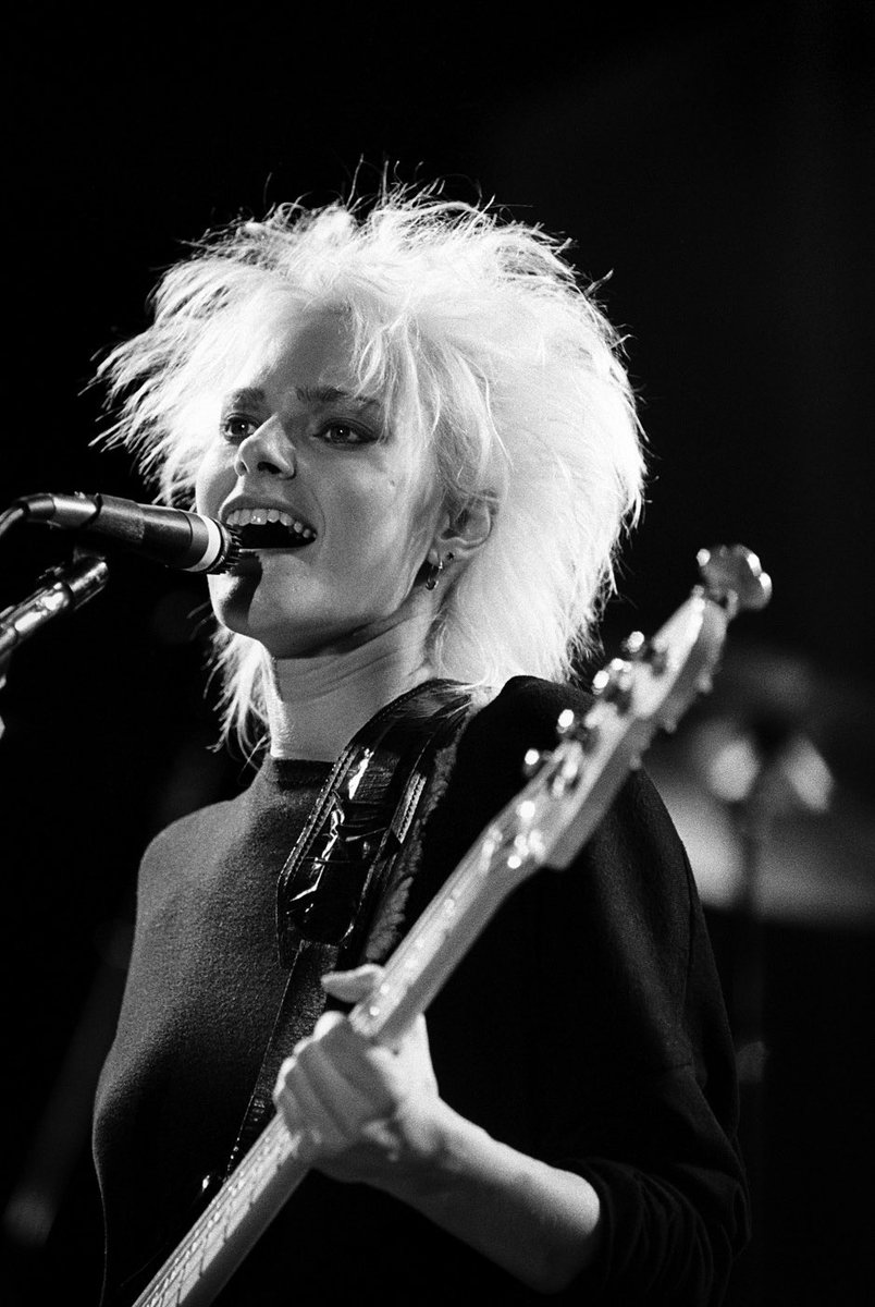 tikikate's tweet photo. I used to think I was cool but I was Monday years old when I learned that Aimee Mann was in ‘Til Tuesday https://t.co/Dy7ebvg8Sr