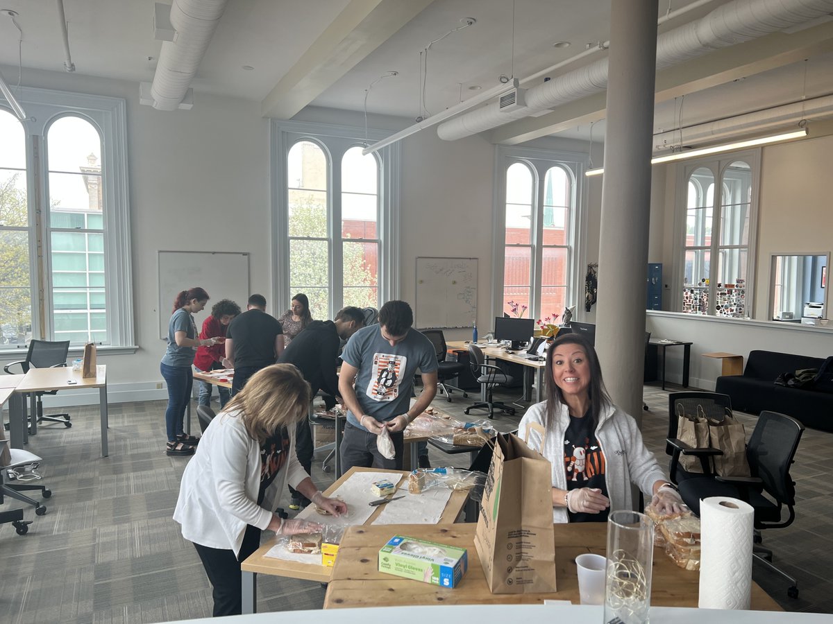 troyweb1's tweet photo. Some amazing team members yesterday volunteered with the @ywca_gcr YWCA of the Greater Capital Region which is dedicated to eliminating racism, empowering women, and promoting peace, justice, freedom, and dignity for all. Learn more at https://t.co/nfVsTwVSv6 https://t.co/J1J3qEb45x