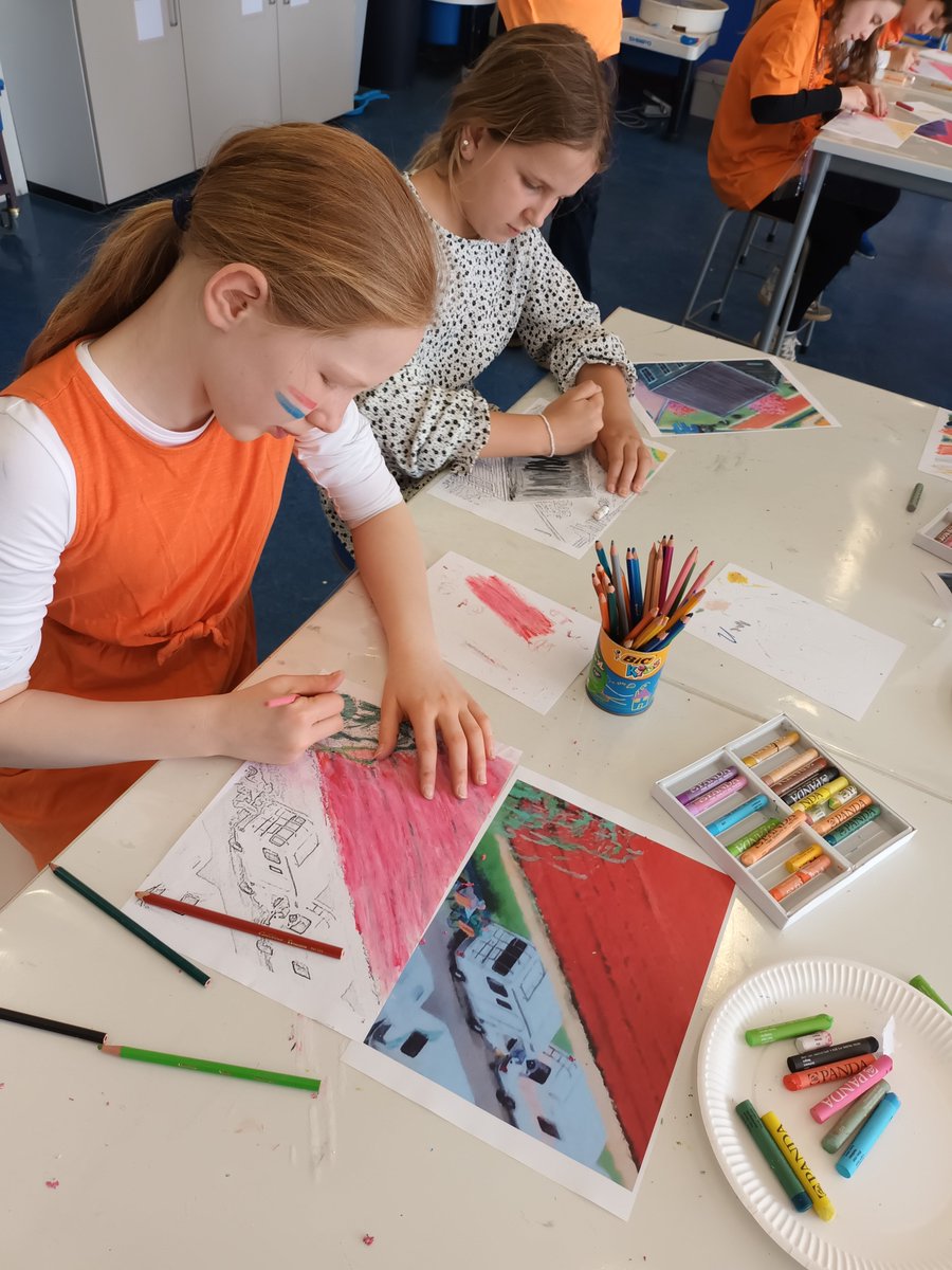 BSNJSV's tweet image. The students at JSV enjoyed all the unique and typical Dutch workshops that were organised to celebrate the King&apos;s birthday! #BSNJSV #JSVY3 #JSVY4 #JSVY5 #JSVY6 #JSVDUTCH #BSNlanguages