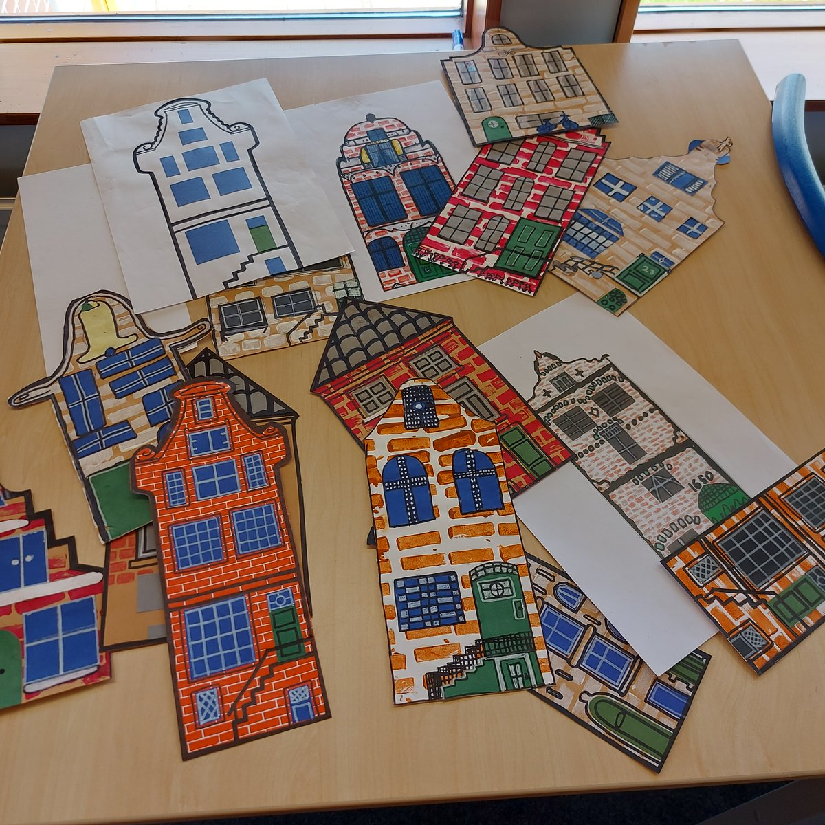 BSNJSV's tweet image. The students at JSV enjoyed all the unique and typical Dutch workshops that were organised to celebrate the King&apos;s birthday! #BSNJSV #JSVY3 #JSVY4 #JSVY5 #JSVY6 #JSVDUTCH #BSNlanguages