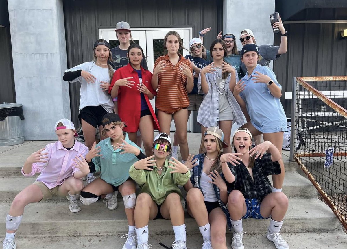 UnitedVba's tweet photo. There have been some FUN practices going on in our gym as of recent 🤣💜🏐 Swipe through for a laugh! #14P #parentsvplayers #14W #fratboy #14G #dresslikecoach https://t.co/pa5U13wmfO
