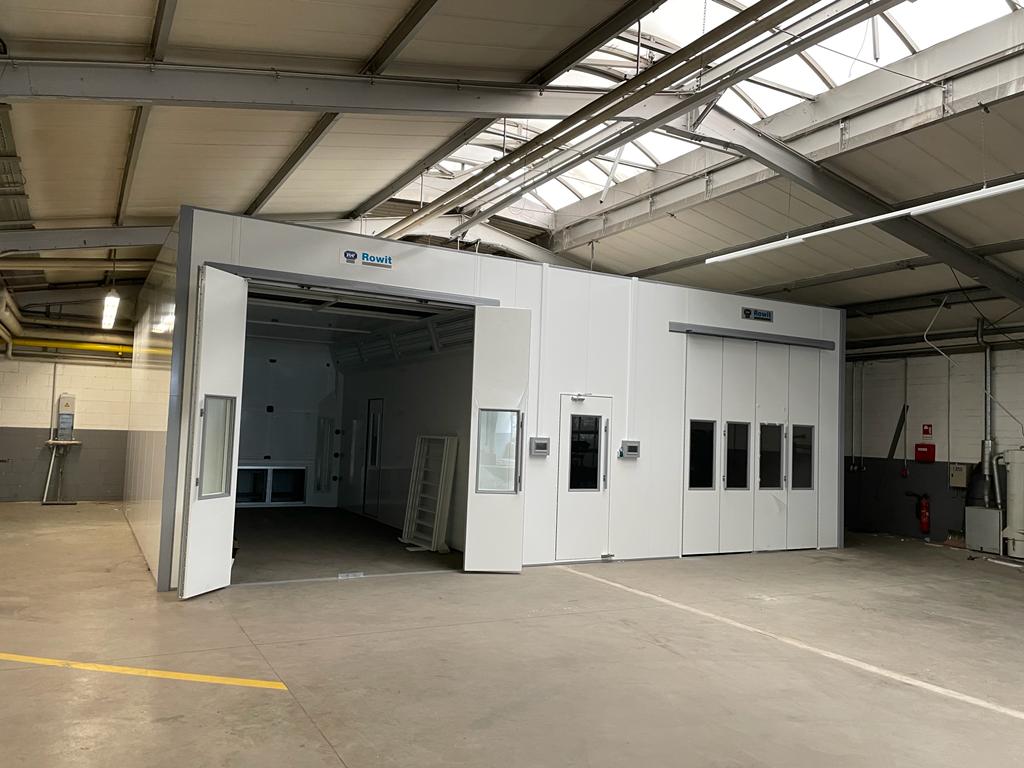 Rowitkampen's tweet photo. kW 17. Firma Tiemeyer Gruppe  in #recklinghausen in der Bauphase.
Hier bauen wir 2 PKW-Spritzkabine mit  und ein #Mischraum https://t.co/ERK7FJiHee #rowit #Sptritzkabine #Spraybooth #lackieranlagen #spuitcabine #Kampen https://t.co/c0ZfaSZIJj