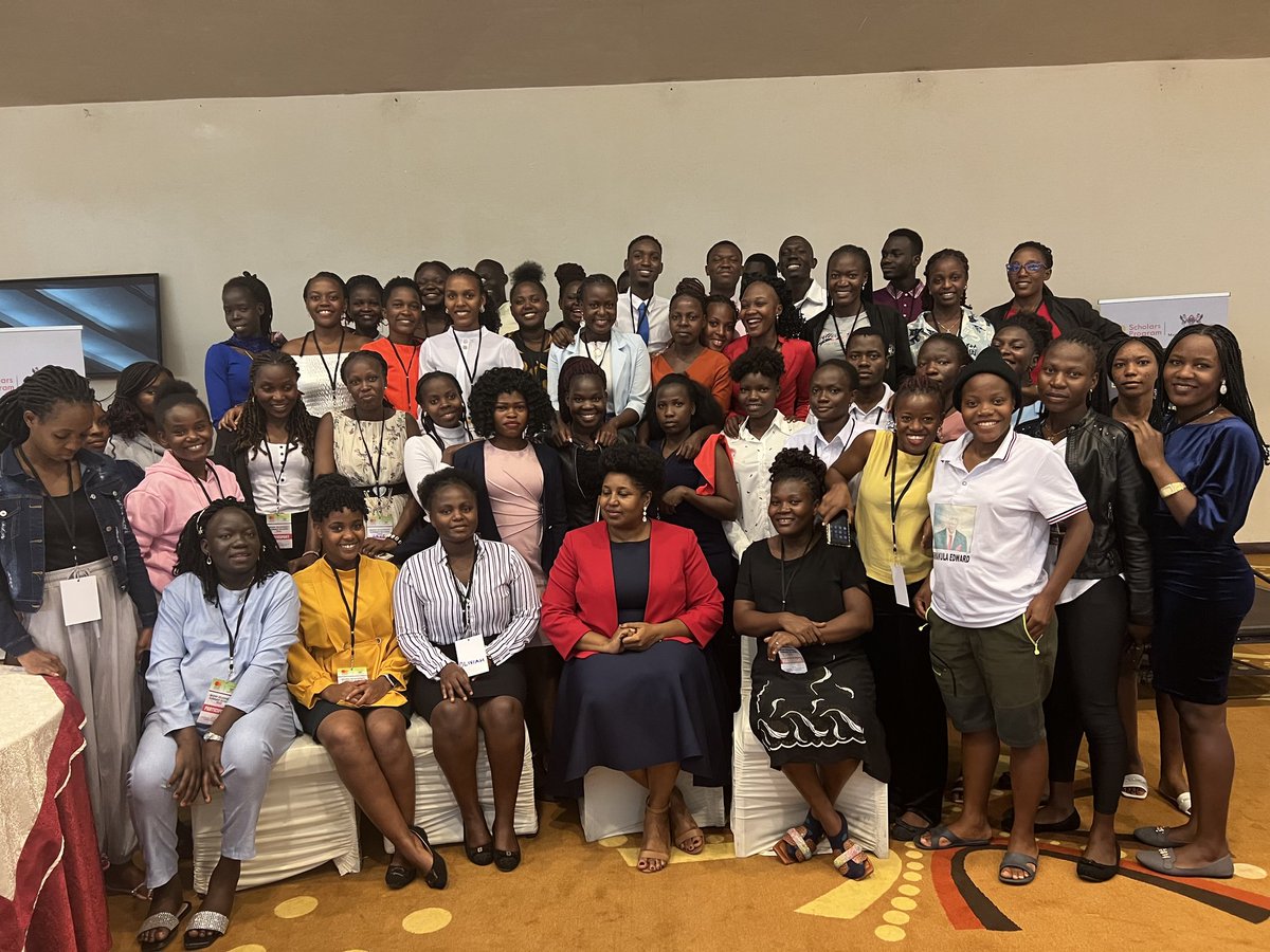 MCFMakerere's tweet photo. Yesterday, we were privileged to be be joined by @SarahKagingo, Vice Chair lady @PSF_Uganda and CEO Soft Power Communications.
Sarah shared with our #Mak73rdGrad Alumni on personal Branding in preparing for Transition to the field of work. https://t.co/uOKrCEClpK