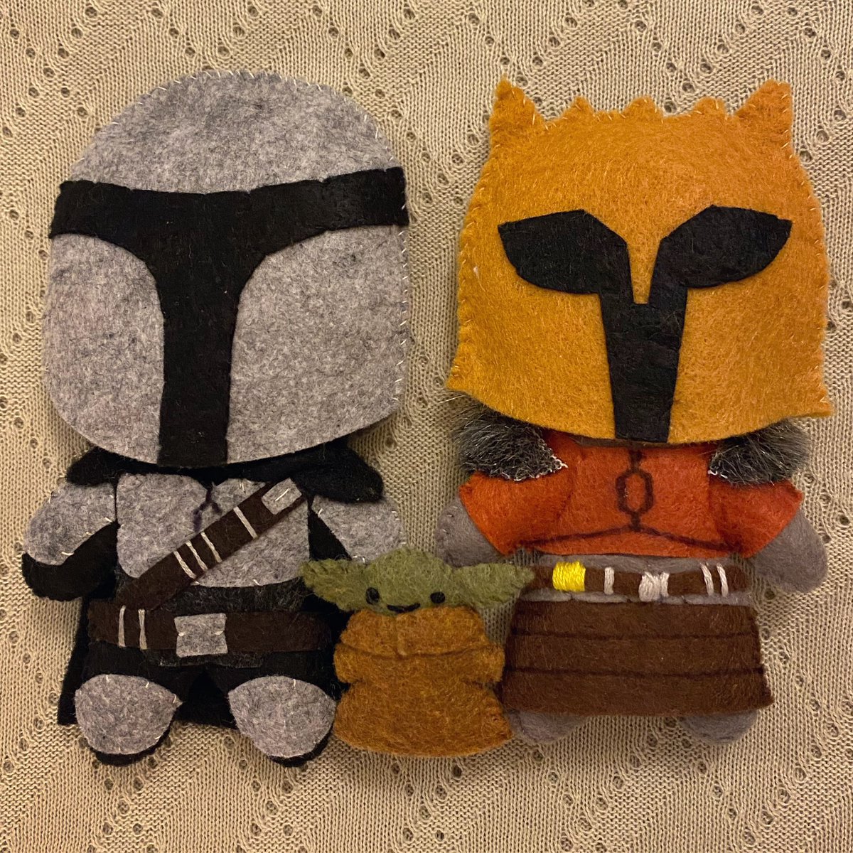 _sinnamin's tweet photo. There’s no new episode of #TheMandalorian 😔
Here are plushies of #DinDjarin , Din #Grogu & #TheArmorer #ForMandalore @bigEswallz https://t.co/GYPmSIlgpN