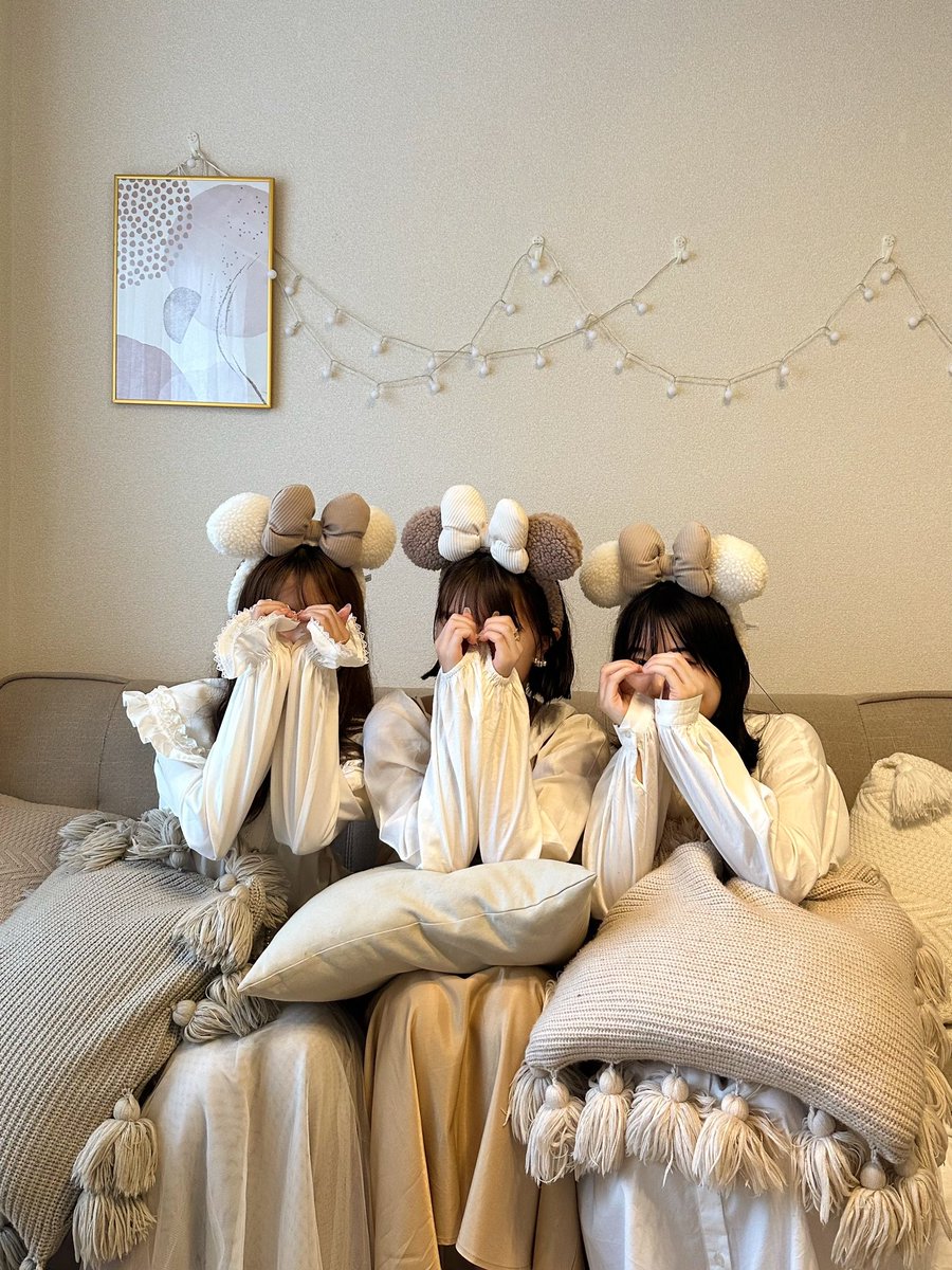 168_cherry2's tweet photo. おうちディズニー💭🤍

#淡色女子  #淡色コーデ  #淡色  #ディズニー  #ディズニーコーデ #ディズニーカチューシャ  #シミラールック  #シミラールックディズニー  #リンクコーデ  #Disney  #Disneyland https://t.co/Reb6BbJ1fC