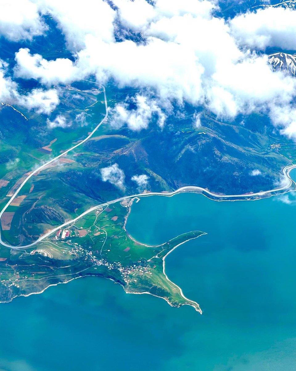 Burası İsviçre değil Van 😍 

Van Gölü Koyları - Akdamar Adası - Artos Dağı - İn Köy - Altınsaç - Gevaş