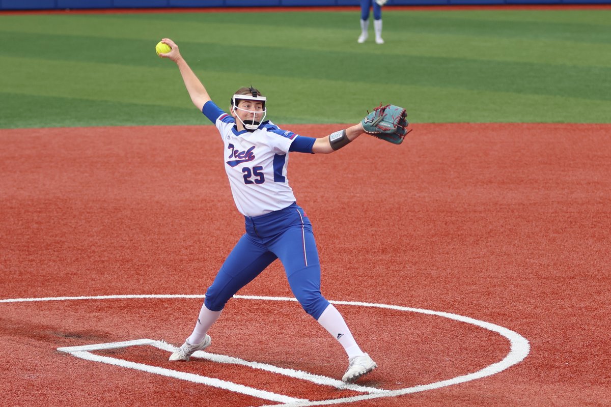 BelinsonMatt's tweet photo. DI softball teams with at least 3 qualified pitchers with a sub-2.00 ERA:
@LATechSB, No. 1 OU, No. 2 UCLA, No. 6 Clemson.

Brook Melnychuk (1.72 ERA), Mary Martinez (1.88 ERA)
Emma Hutchinson (1.95 ERA)

The Techsters (30-18) have won seven games in a row. https://t.co/cknPVqAiGz