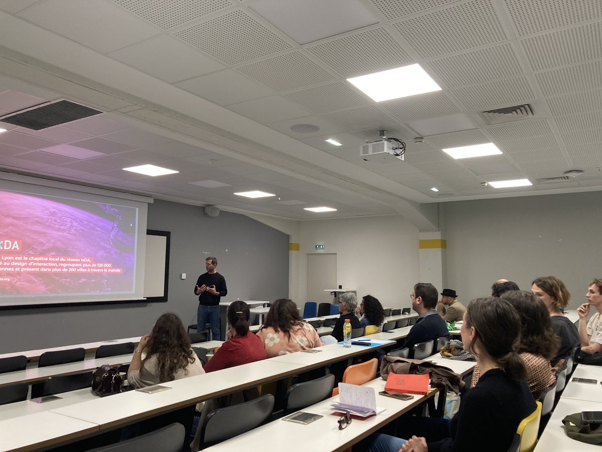 IXDALyon's tweet image. La soirée "Interaction Week 2023 : Retour sur nos conférences coup de cœur" commence, merci a @supdepub pour votre accueil