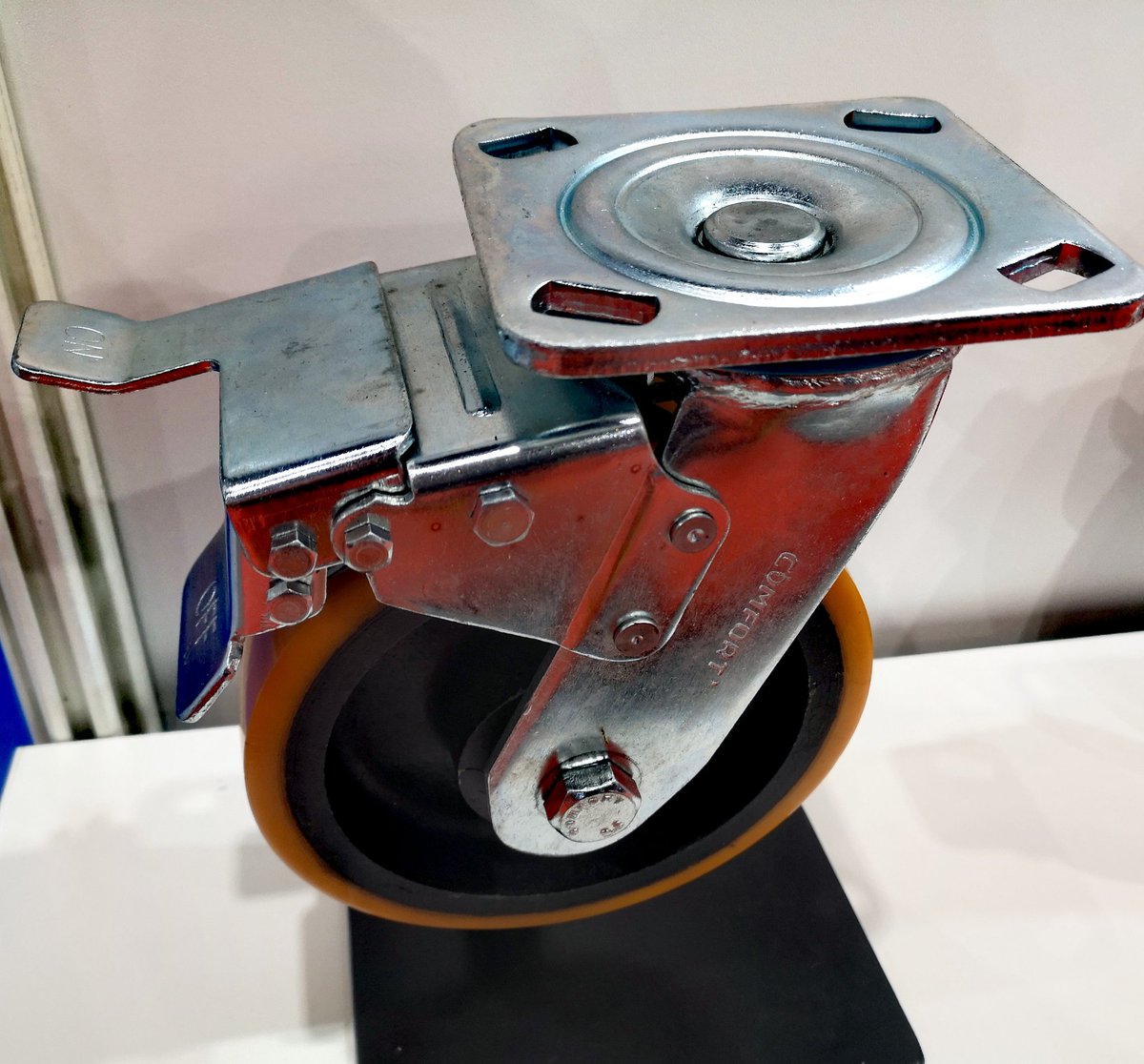 rollenplus's tweet image. #logimat_messe