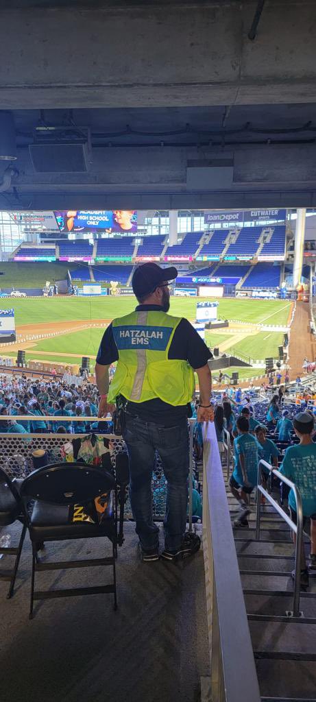HatzalahSoFla's tweet photo. Hatzalah South Florida is proud to provide medical stand-by coverage for thousands of Jewish students from across South Florida who came to celebrate Yom Ha’atzmaut, Israel’s 75th anniversary at Marlins Stadium
#Israel #Israel75 #Hatzalah #TogetherSavingLives https://t.co/Zp8e4f7smy