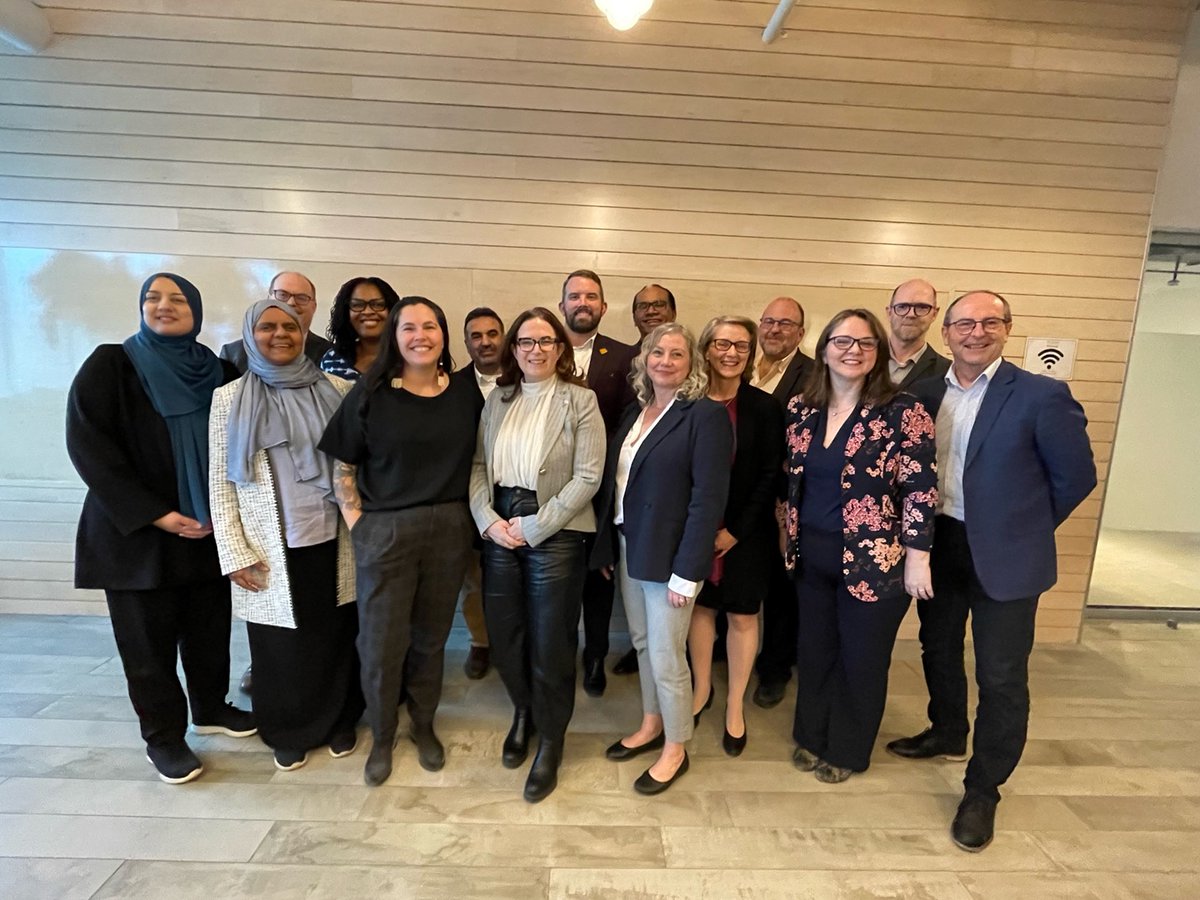 AFPIHQ's tweet image. On April 25, AFP Canada convened a meeting with Parliamentary Secretary Ya’ara Saks and 13 representatives from the charitable sector to discuss creating a dedicated entity in government to champion our sector.
1/