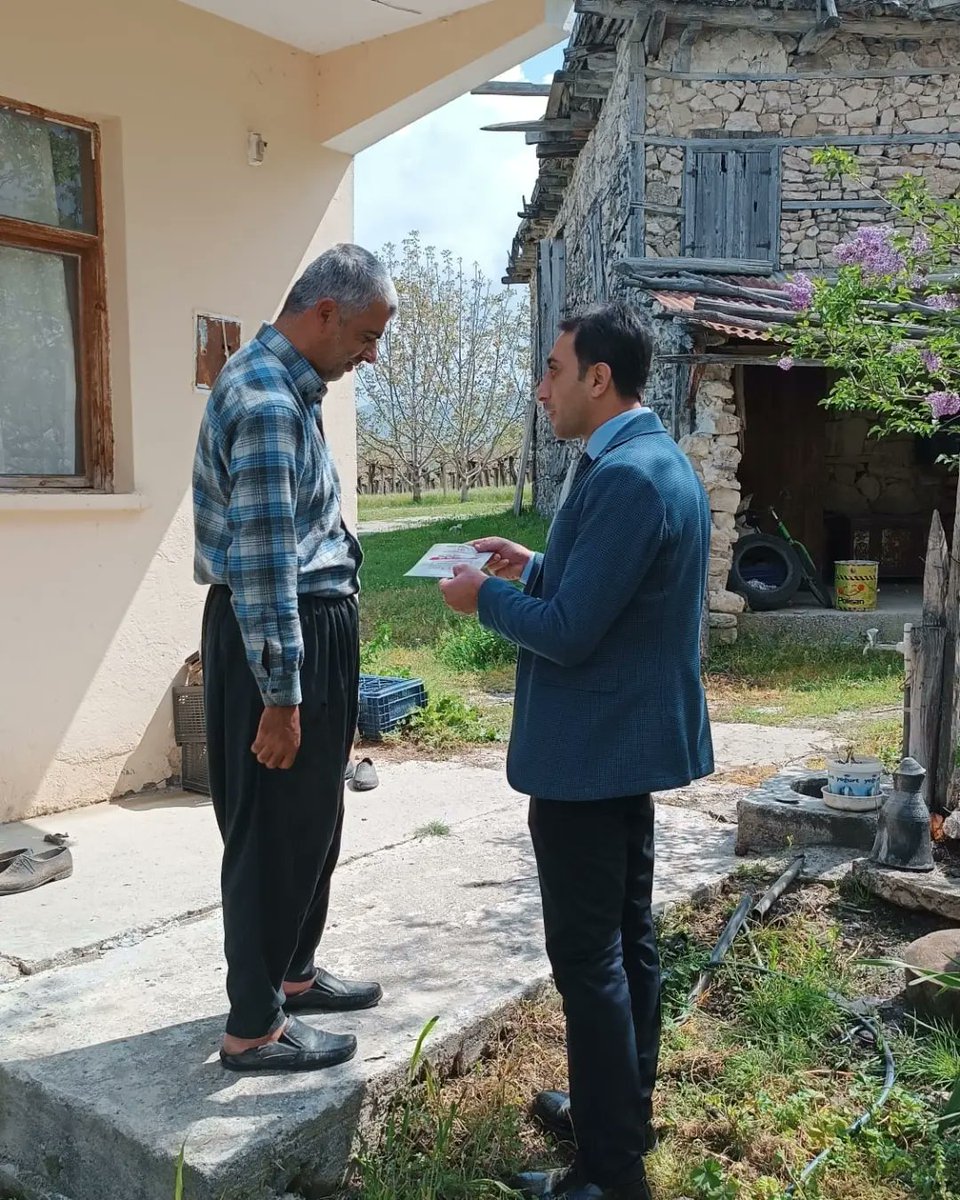 mhpcamliyayla's tweet photo. #KÖRMENLİK #Mahallesi #Ziyaretimiz.
İlçe Başkanımız Sn.Ali Rıza #Genç ve Kaçep Başkanımız Sn.Canan #Gür ilçemiz Çamlıyayla'da Cumhurittifakının zaferi için mahallemizi hane hane ziyarette bulunarak tek tek vatandaşlarımız ile hasbihal ettiler.
#BiroyErdoğana
#BiroyMhp https://t.co/ehnFR7XSCG