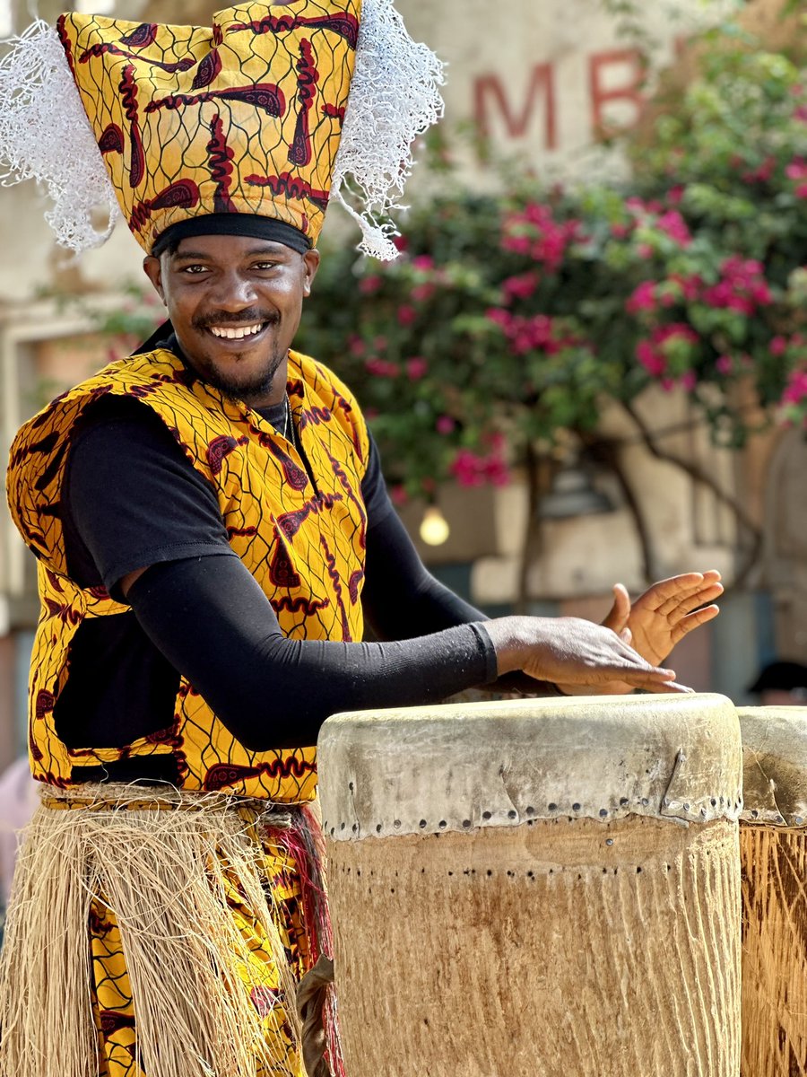 TroyWelty's tweet photo. Hey @WaltDisneyWorld I am not sure who this is, but thought he might like this picture. Can you help me get it to him? https://t.co/ygqWyOd3qM