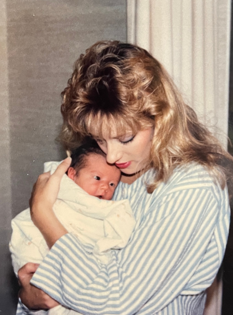 JoinBraveLove's tweet photo. "She was so kind and gracious to me, asking me how the delivery was and how I was feeling. She made me feel seen." - Delora, birth mom

Read more of Delora's story of how the lemons in her life were turned to lemonade on the #BraveLove website. ❤️ https://t.co/oHyMwNfC1v https://t.co/84TORqtiMk