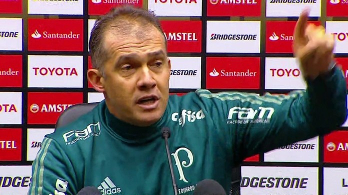 SPFutDepre's tweet photo. Há 6 anos o Palmeiras vencia de virada o Peñarol por 3 a 2 fora de casa na Libertadores da América.

Esse jogo épico foi marcado por muita porradaria, emboscada e falas como "Fala a Fonte" do Eduardo Baptista.

Willian Bigode e Mina foram os autores dos gols Palmeirenses.. https://t.co/FgCR6v8B67