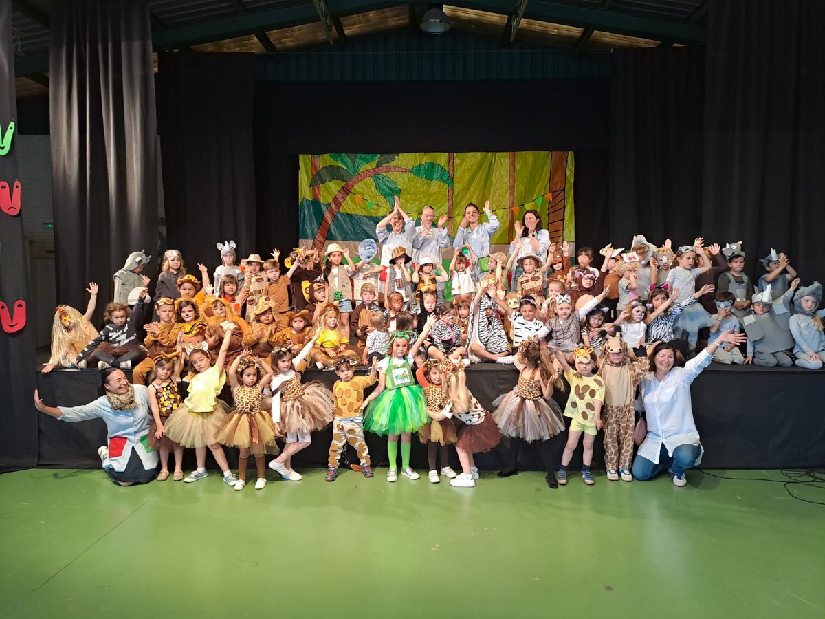 Colegio_Helios's tweet photo. 🎭XXXII Jornadas de Teatro y Expresión 🎭
Ed. Infantil presenta 🎭LAS JIRAFAS NO QUIEREN BAILAR.
MUSICAL
1º Ed.Prim. presenta🎭UNA FUNCIÓN EN LA SELVA
#tempusHelios es tiempo de #teatrhelios #teatro https://t.co/P9hnxMqyz4