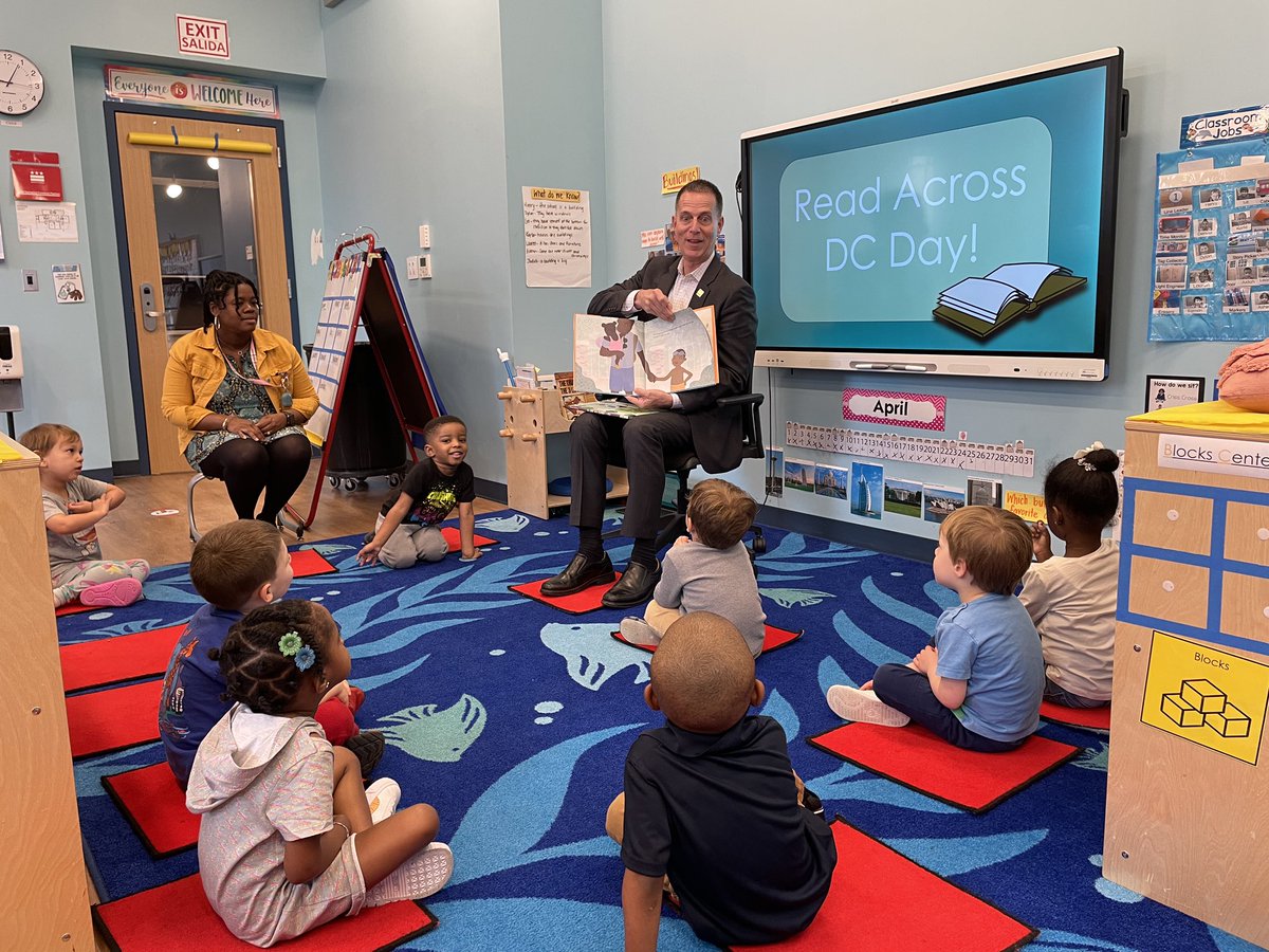 DMEforDC's tweet photo. DM Kihn kicked off #ReadAcrossDC Day this morning at Stevens Early Learning Center with โJabari Jumpsโ by Gala Cornwall!
We know literacy is essential to our studentsโ success. Help us celebrate reading today and every day! https://t.co/GxIQODe0jV