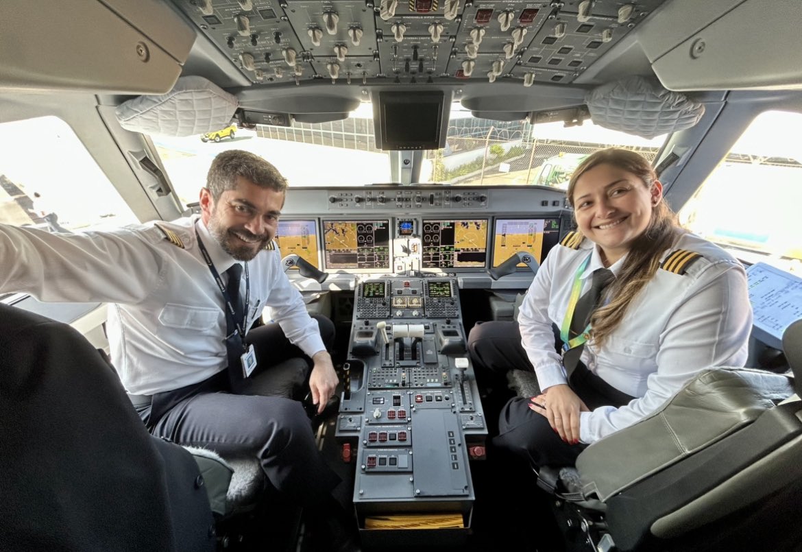 HofmannAviation's tweet photo. Happy Worlds Pilots' Day! And thanks to all of you flying us around the globe!
@IATA @EASA @A4Europe @Airbus @Boeing #pilots #womaninaviation https://t.co/kEneDjl1AF