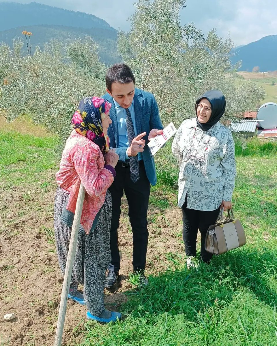 mhpcamliyayla's tweet photo. #KÖRMENLİK #Mahallesi #Ziyaretimiz.
İlçe Başkanımız Sn.Ali Rıza #Genç ve Kaçep Başkanımız Sn.Canan #Gür ilçemiz Çamlıyayla'da Cumhurittifakının zaferi için mahallemizi hane hane ziyarette bulunarak tek tek vatandaşlarımız ile hasbihal ettiler.
#BiroyErdoğana
#BiroyMhp https://t.co/ehnFR7XSCG