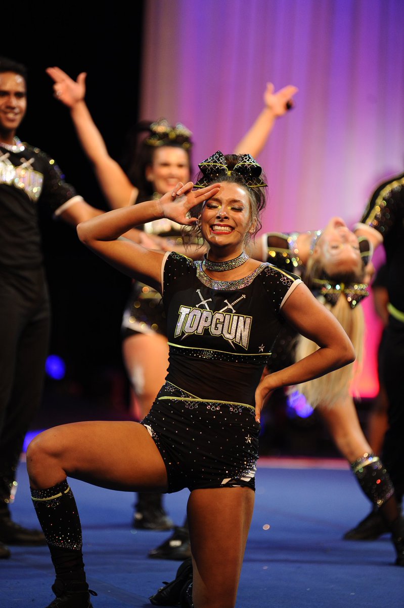 agquilter10's tweet photo. get ready to be sick of me. i will NEVER stop talking about this moment🫶🏻💚 #worldchampwednesday ⚔️ https://t.co/Gky0XgFj7T