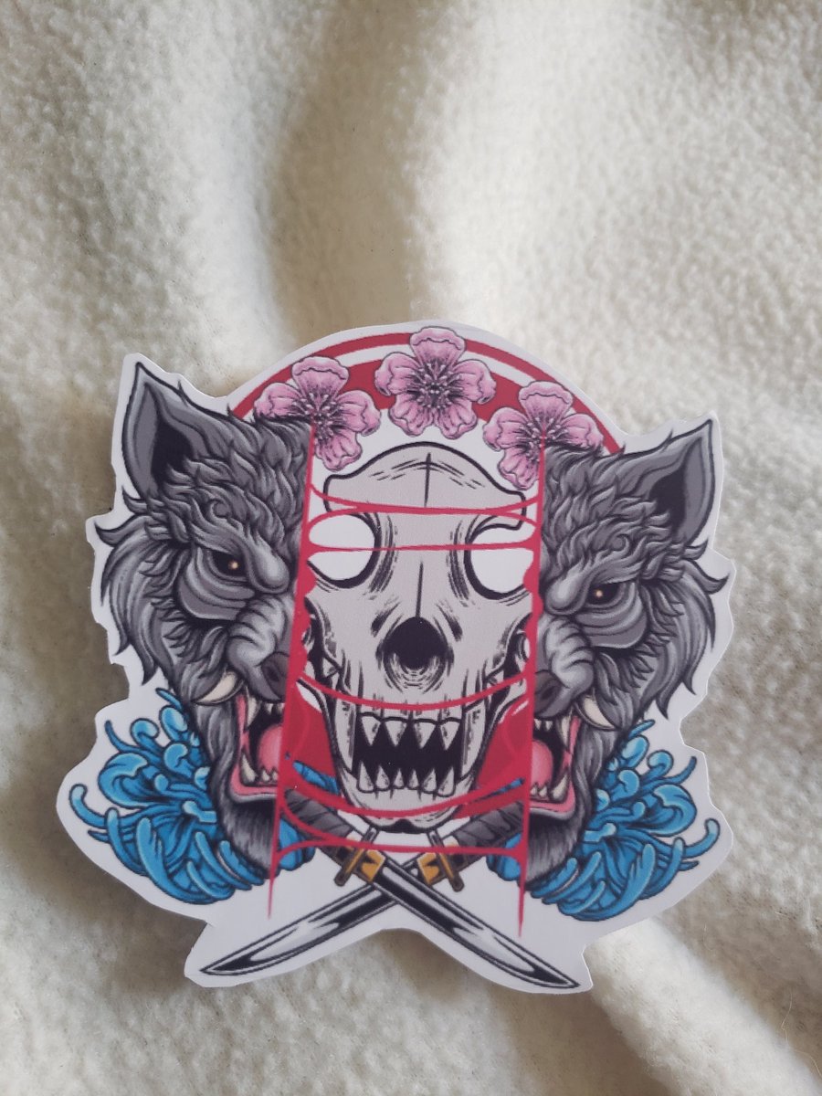 etsy.com/listing/137945…
#wolfdecal #etsy #binderdecals #laptopdecal #helmetdecal #buy1get1free #holographic #wolf #etsyfinds #etsygifts #waterbottledecal