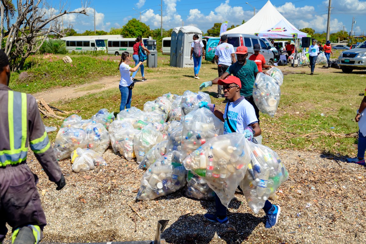 nuhduttyupja's tweet photo. JET is grateful to the @GraceKennedyGrp , @NSWMA1876 , @ksamcorp and @matthewsamuda for supporting this important event.
Check out our Facebook Page (@nuhduttyupjamaica) for a full album of the cleanup. #NuhDuttyUpJamaica #KeepWiIslandClean #EarthDay2023 #InvestInOurPlanet https://t.co/PD59nazL3n