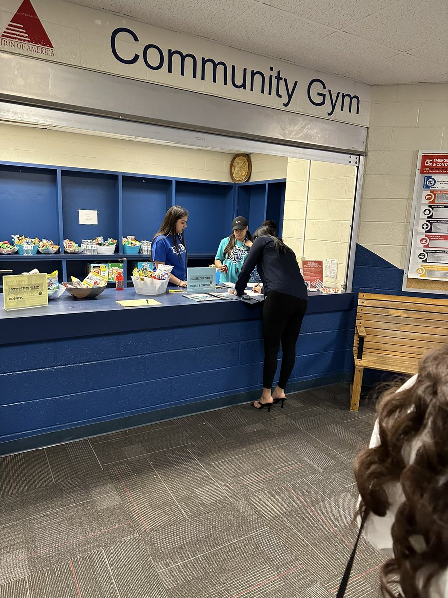 williambess68's tweet image. Shout out to the ETA Tau Chapter of PTK at Odessa College for your assistance with the OC Career Fair. A dozen of you gave of your time and energy and it was noticed and appreciated @OdessaCollege @kjmcky1 @OCPresGDW