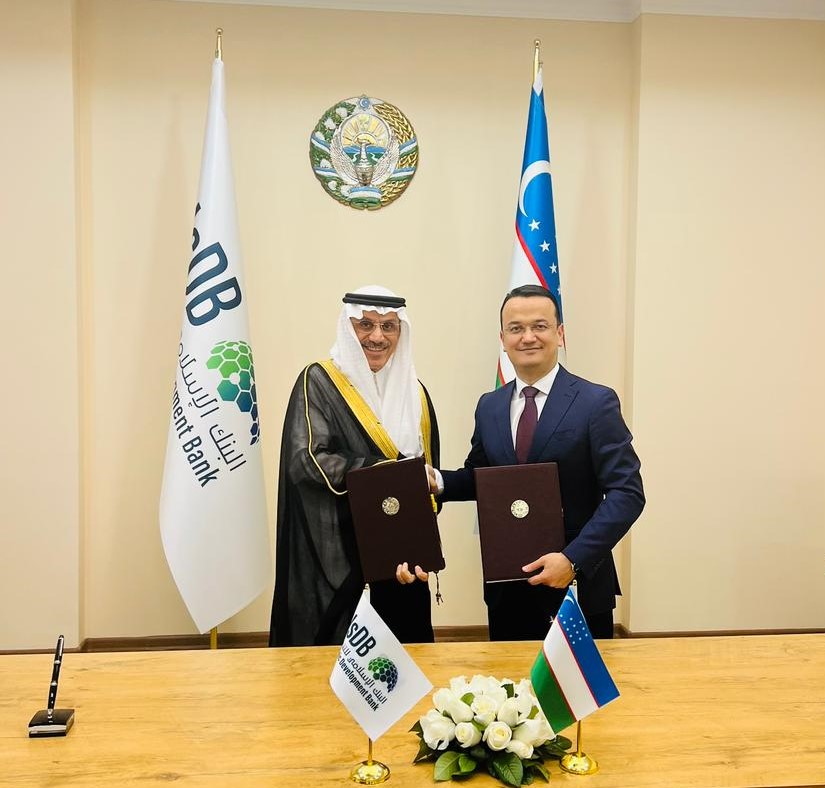 isdb_group's tweet photo. In #Tashkent H.E. Dr. Al Jasser and Uzbekistan's Minister of @MIIT_Uz, H.E. Mr. Laziz Kudratov, signed financing agreements worth US$ 396.7 million to boost infrastructure, food security, and early childhood education, to promote sustainable economic growth and human development. https://t.co/tXkSTSbo6k
