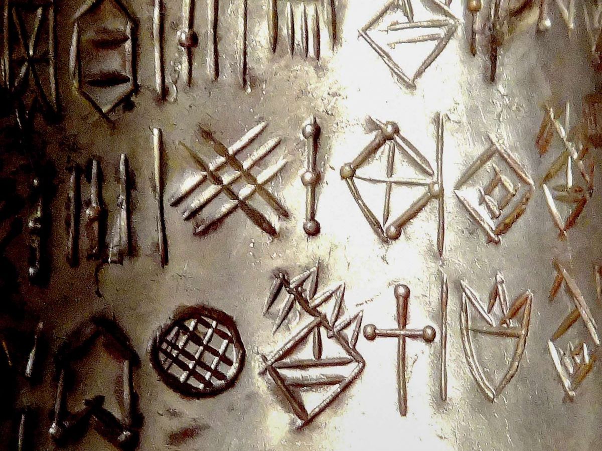 Rednalat's tweet photo. EU EPSO archaeology: Few people know that the first EPSO competitions using the CBT abstract reasoning tests took place 4 000 years ago, in ancient Mesopotamia. Here for example an AD 7 High priests in the field of Audit . #EUTrivia #EPSO #BJCJ #LinearElamite https://t.co/uJaoHIfKQx