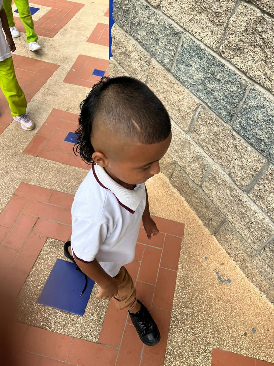 Dogord's tweet photo. Va enfletado a clases! https://t.co/YggxHlMdVJ