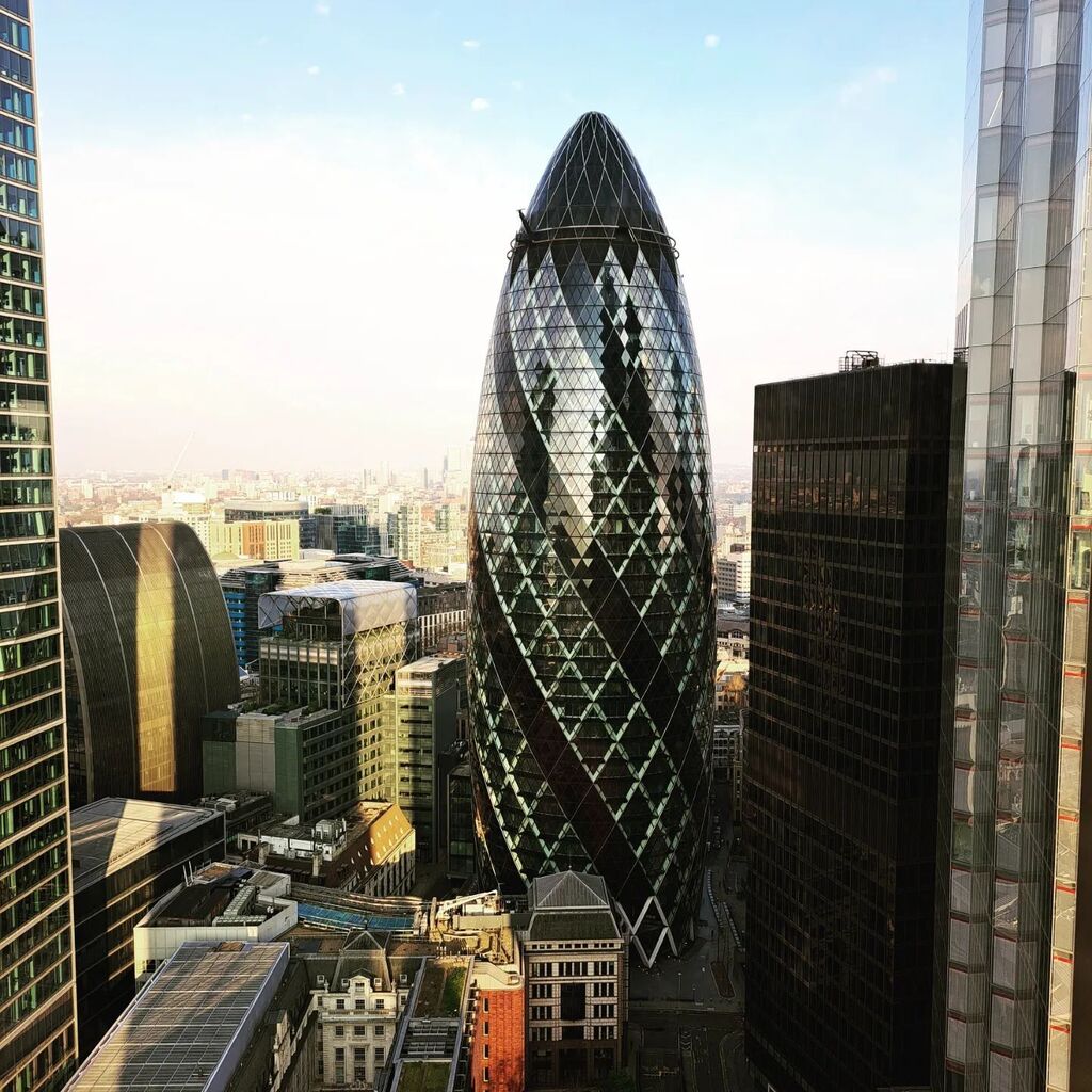 London sights and incredible meals instagr.am/p/CrgFn1VKLDX/