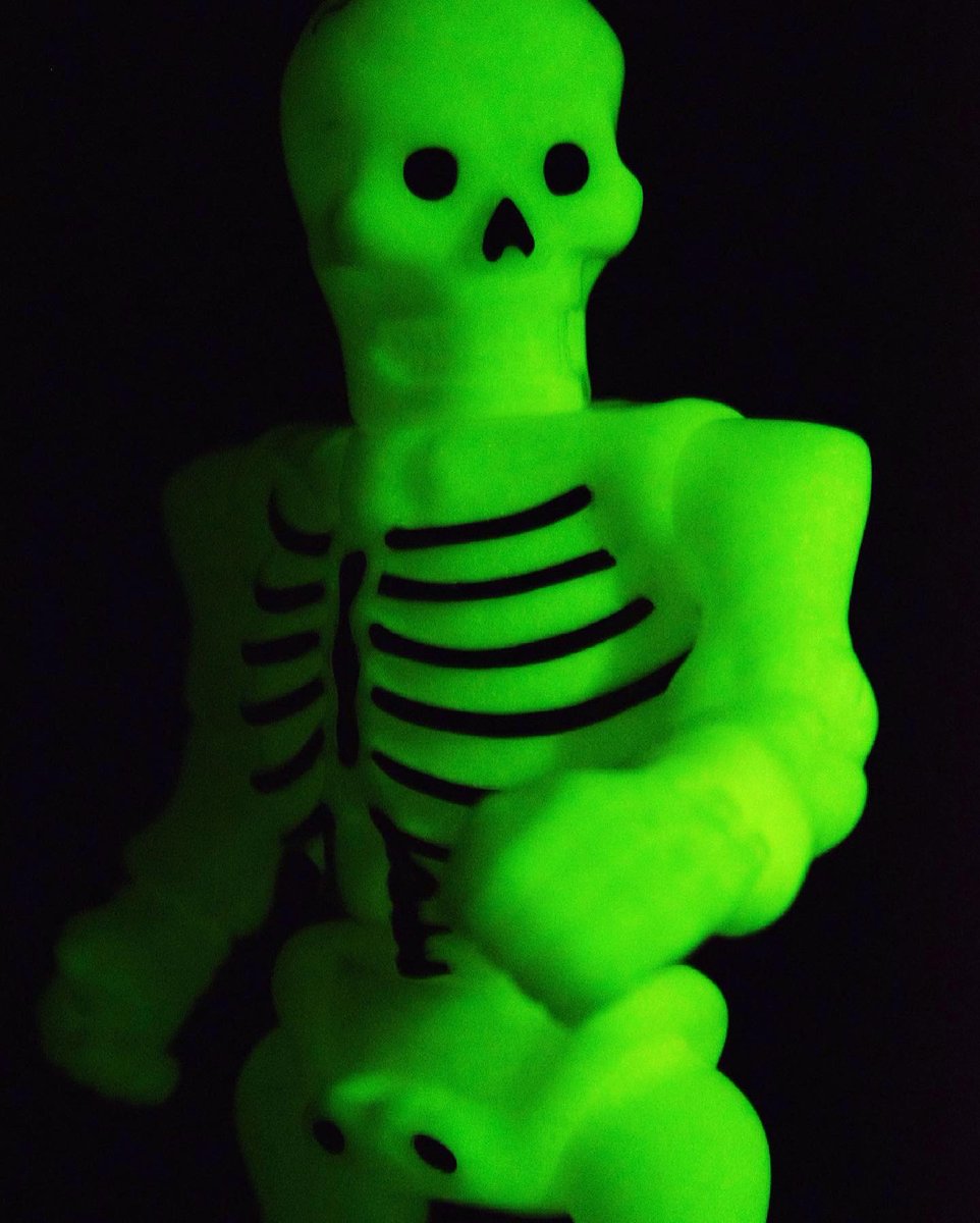 skullmarktoy's tweet photo. SKULLMARK Skullworld Warriors Sofubi series
SKULLFACE Glow in the Dark version~ 💀

Based on a He-man Knockoff toy series "Underworld Warriors" produced in Hong Kong in the mid-80s.

Available at @ToyUndergroundS 
https://t.co/oMV3qoditK

#skeleton #skull #bone #骸骨 #骨頭 https://t.co/o10ik0A5qR
