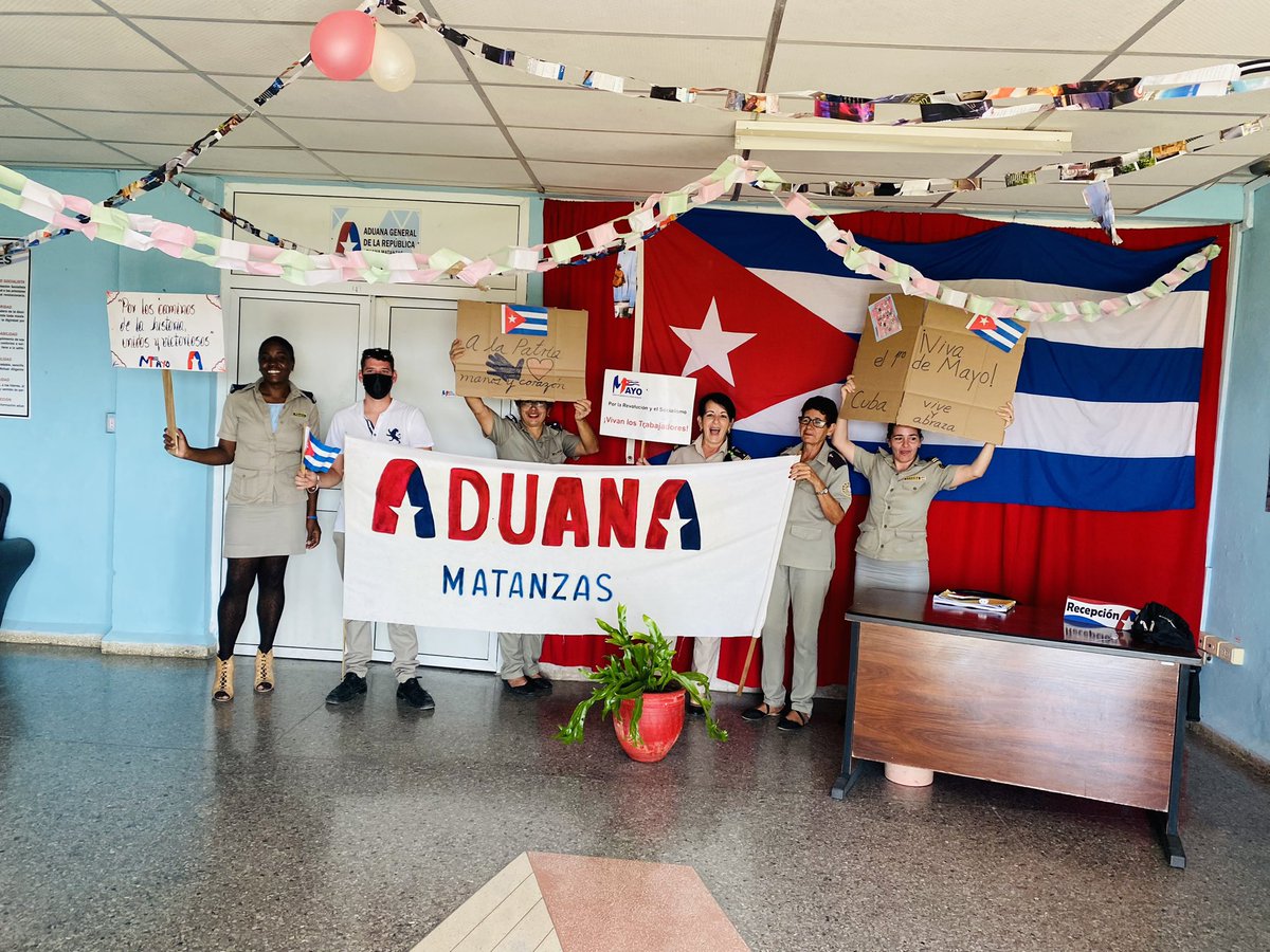 Tidenm's tweet photo. La #AduanaMatanzas está preparada para desfilar el próximo 1ro de Mayo. 
#CubaViveYTrabaja
#TrabajadoresUnidos https://t.co/GEQkpoDgwu