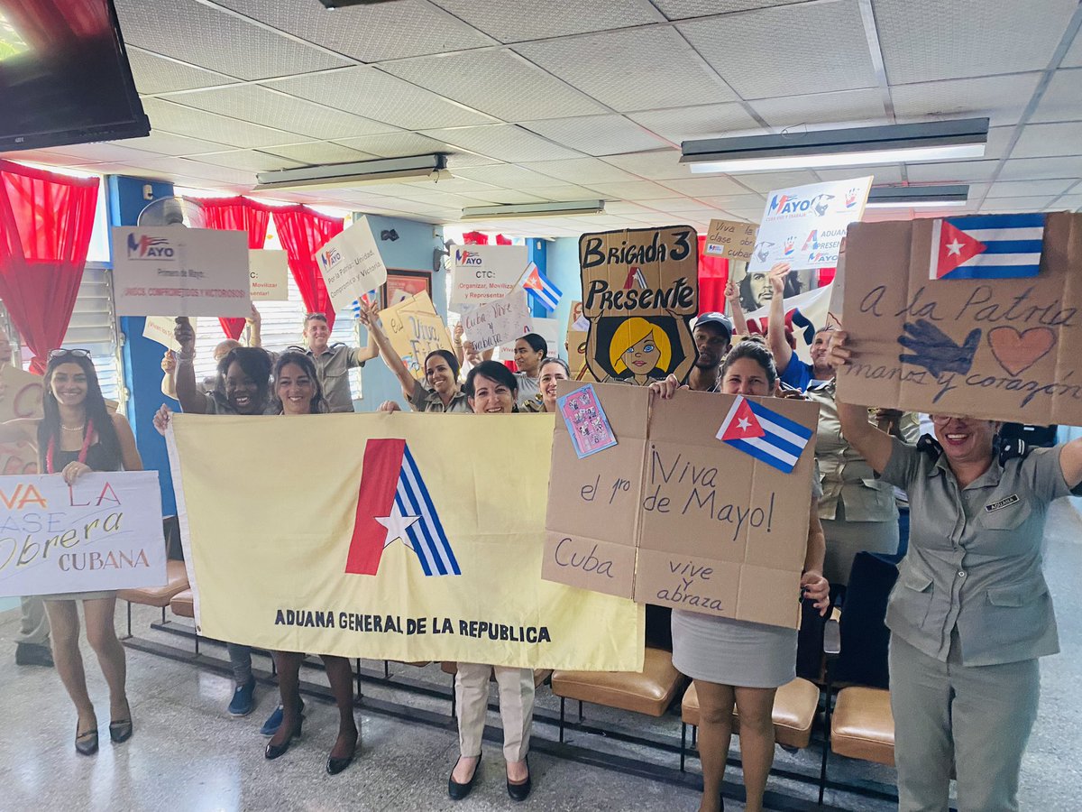Tidenm's tweet photo. La #AduanaMatanzas está preparada para desfilar el próximo 1ro de Mayo. 
#CubaViveYTrabaja
#TrabajadoresUnidos https://t.co/GEQkpoDgwu