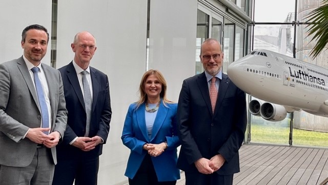 SESAR_DM's tweet photo. Our ED @MariagraziaSDM met Dr. Detlef Kayser & @Marcus_Schnabel & their teams together with @BoschenAndreas from @SESAR_JU. Today’s exchanges underlined the great cooperation with #SESAR member @lufthansa in #modernising & #digitalising #EU #ATM through #SESAR #AsOne #team https://t.co/EPxAF7roHg