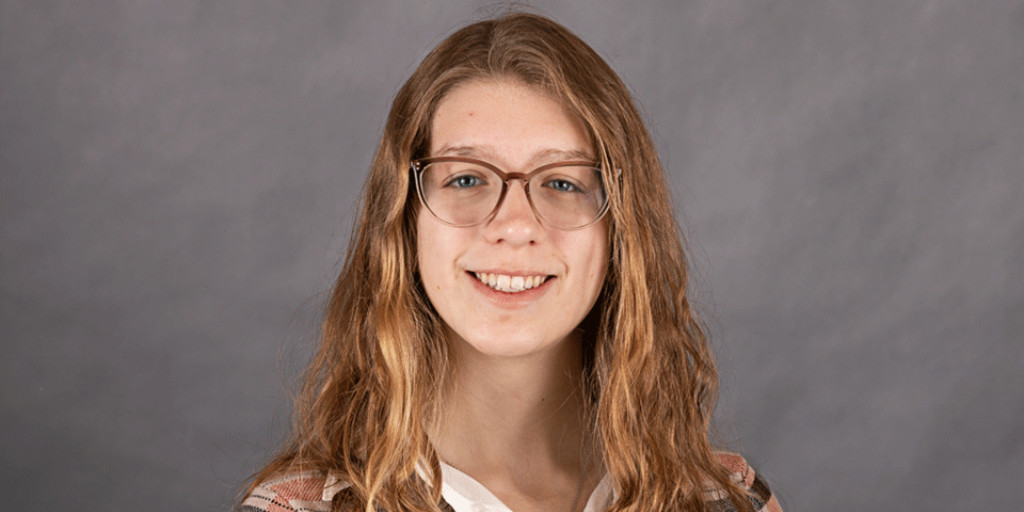 Research_UMass's tweet photo. #RisingResearcher Isabella Boyack ’23 in @UMassSPHHS studies the effects of PFAS “forever chemicals” on the development of the exocrine pancreas. She plans to attend veterinary school next year & eventually pursue a PhD in toxicology. Way to go, Isabella! https://t.co/NgYwCTAvFQ https://t.co/VU5EX50HQL