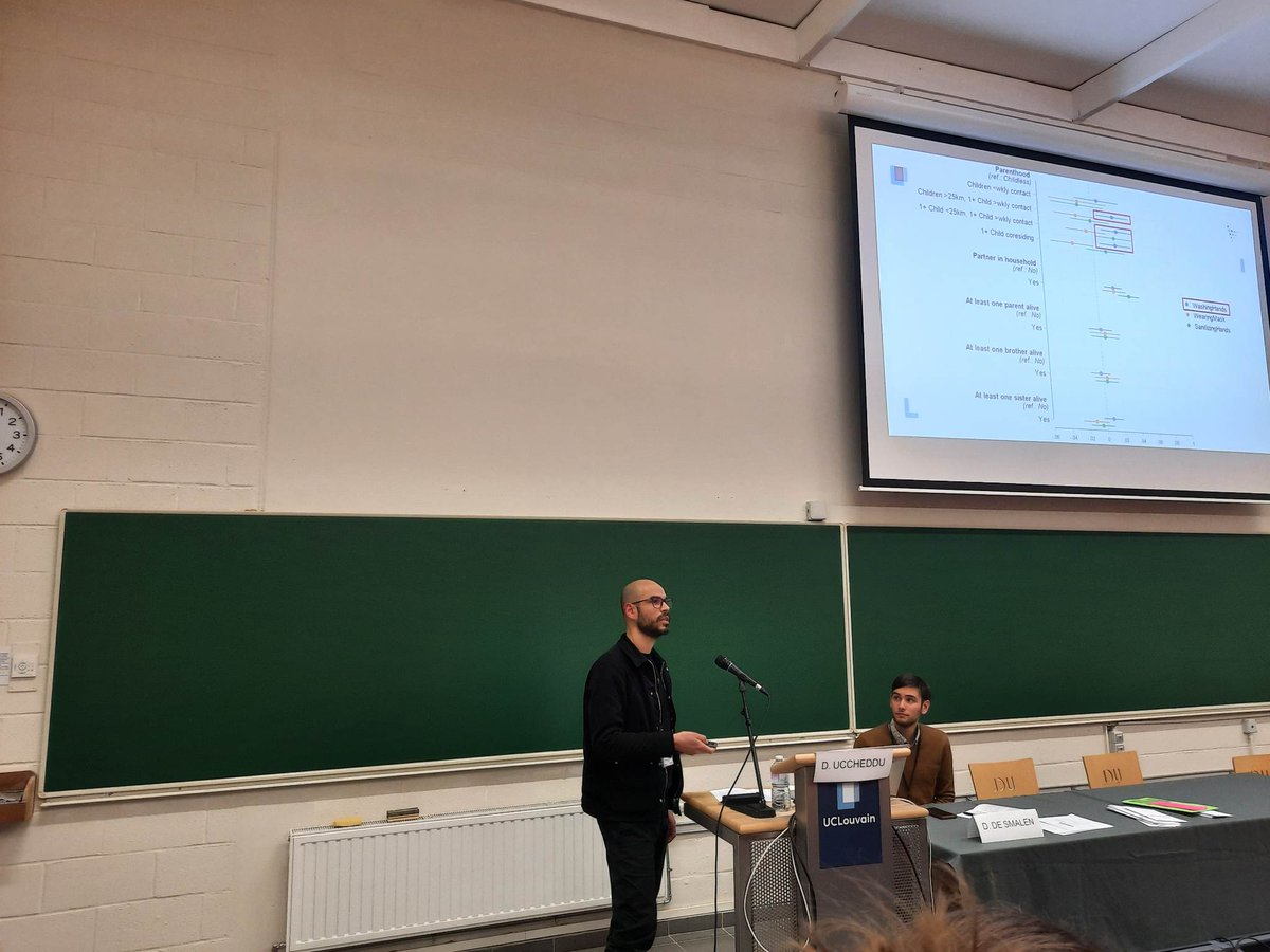 DemographieLLN's tweet image. Special session on health crises 🦠

Do self-protective behaviours (e.g. #physicalDistancing, #masks, #vaccines, etc.) explain #COVID19 outcome differences in those with/without close kin ties? @DamianoUccheddu presents WIP (w/ @brunoarpinoFLR &amp;amp; E. Rizzi) at the  #DDAY 2023.